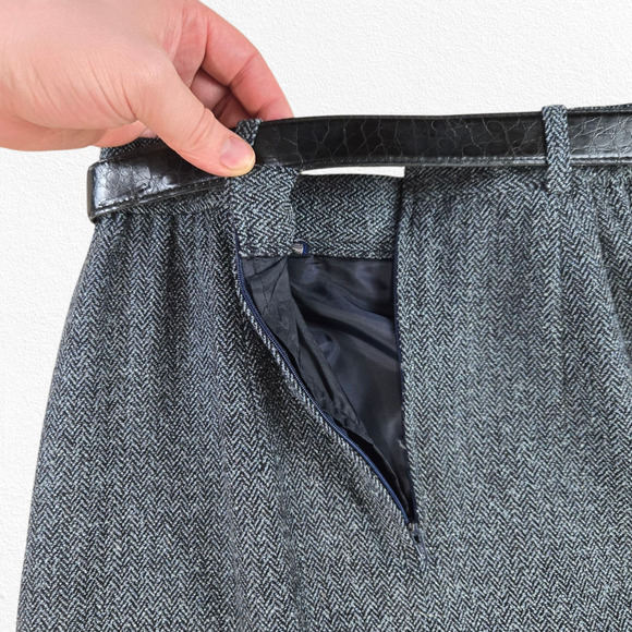 1990s Vintage Blue Gray Wool Blend Herringbone Front Button Wrap Skirt Size 10P - Picture 9 of 10